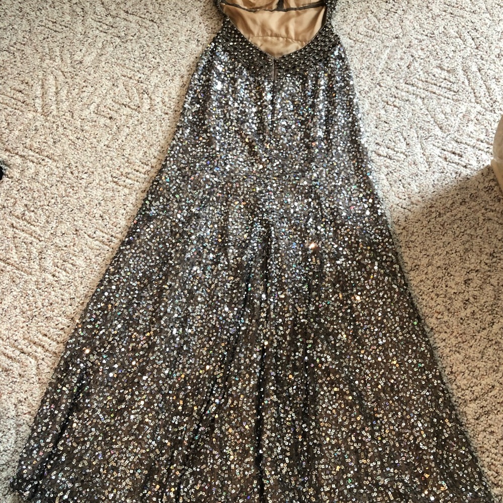 PROM DRESS - Picture 4 of 4